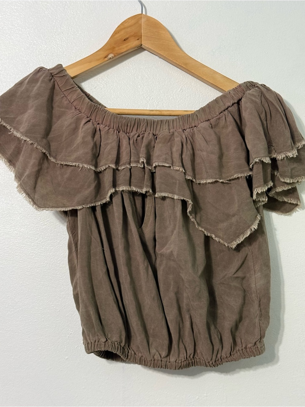 Blue Life Calypso Off-the-Shoulder Ruffle Crop Top vintage sage new with tags